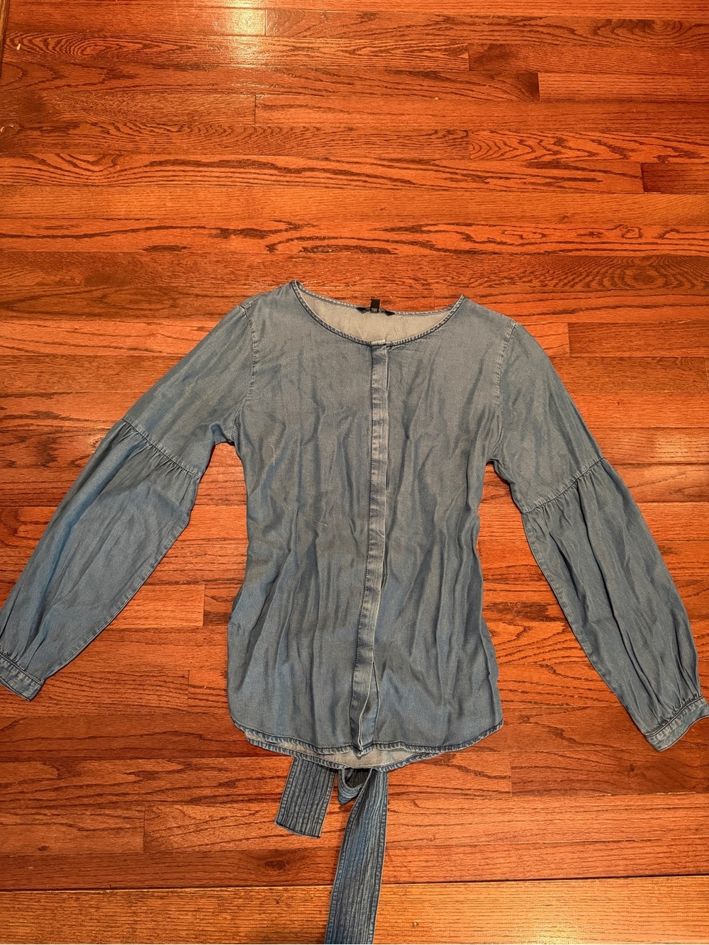Banana Republic Light Wash Chambray Tie-Waist Blouse - M